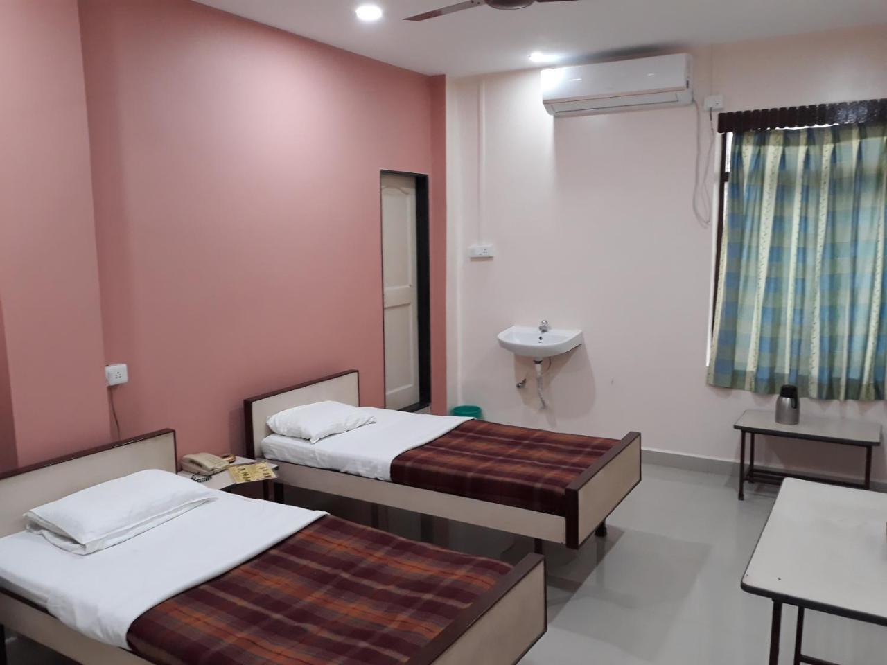 Hotel Gomatgiri Aurangabad  Exterior foto